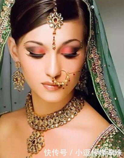 在印度碰到鼻子上戴环的女性，不管美还是丑，最好赶紧绕道走开！