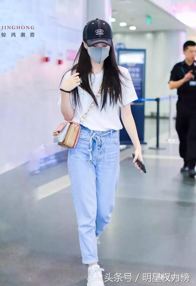 女明星私服PK，穿搭效果最佳的竟是她？