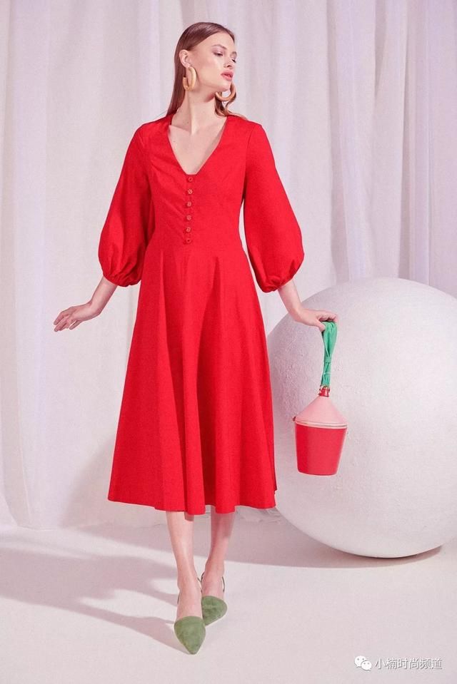 以简约复古风走红：加州品牌Staud，手袋到服装都想让人打包带走