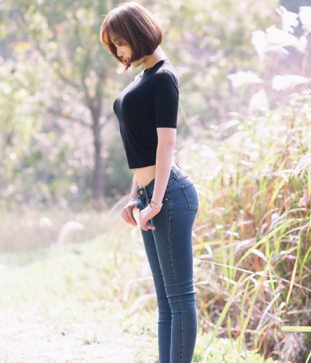 为什么女生穿牛仔裤连腰带都没有？腰功好不好一看就知道