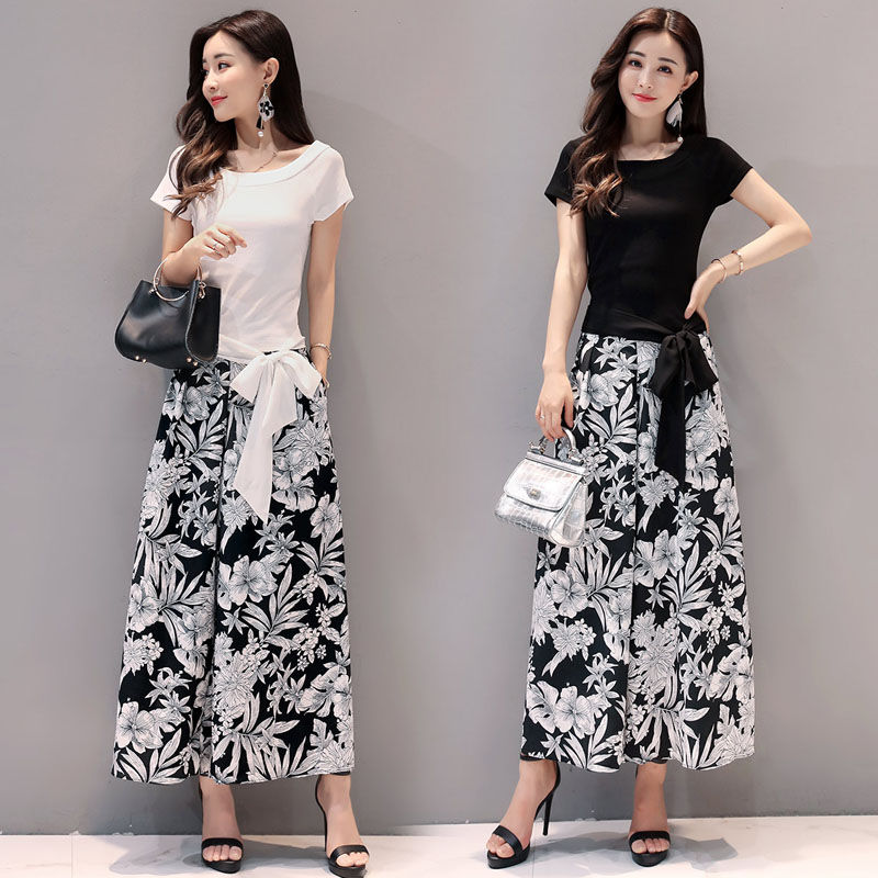 想要前凸后翘吗?一件修身T恤帮你搞定，美爆了