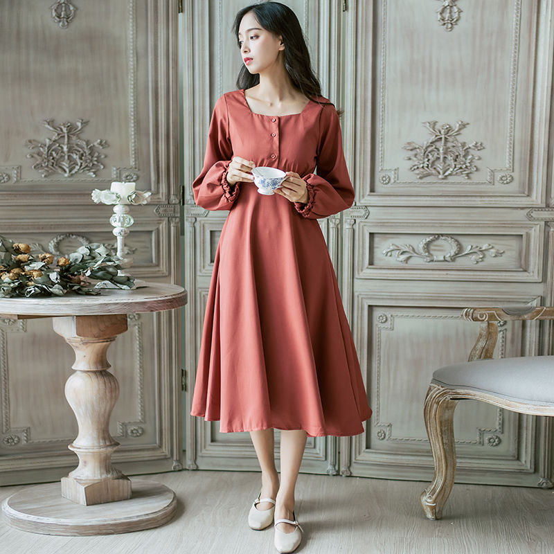 火的一塌糊涂的连衣裙来袭，带上闺蜜一起穿，走在街上回头率爆棚