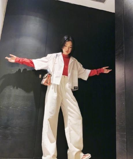  「简直不要太」yamy的草绿色＋紫宁的黄色格子套装超加分？真的不要太出色，好看