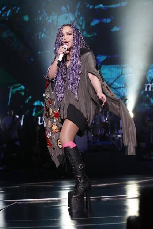 不是谁都有李宇春的那样的大长腿,“五五开”身材如何搭配变腿精!