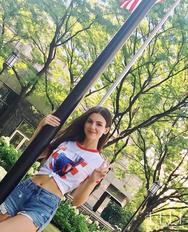 这些小招数，让你穿普通T恤也能赢！