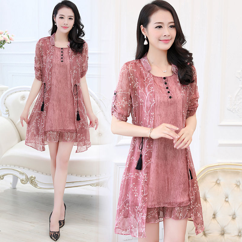 媳妇70后,说穿长裤太土,上班都穿美美连衣裙,天天不重样