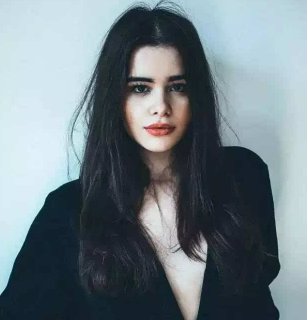 她是最性感的胖美女，不靠身材就可迷倒万千男子