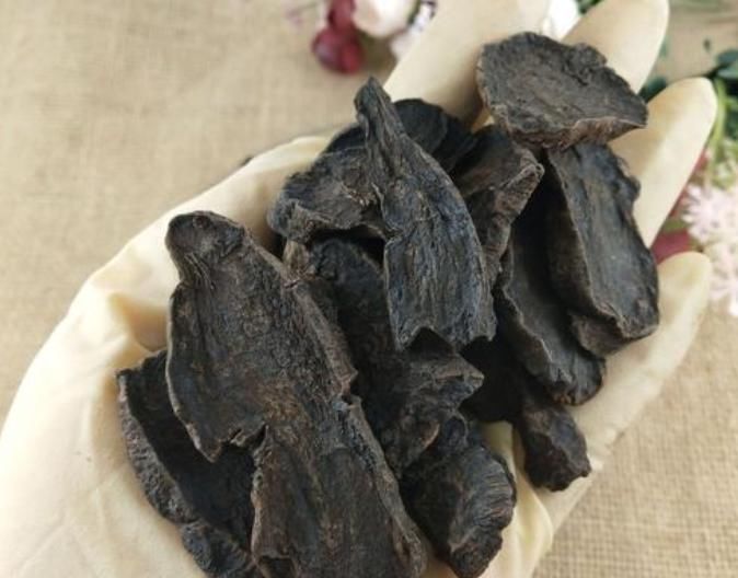  『发护发』有了白头发不要染，四种食物有助于养发护发，让你白头发少一点