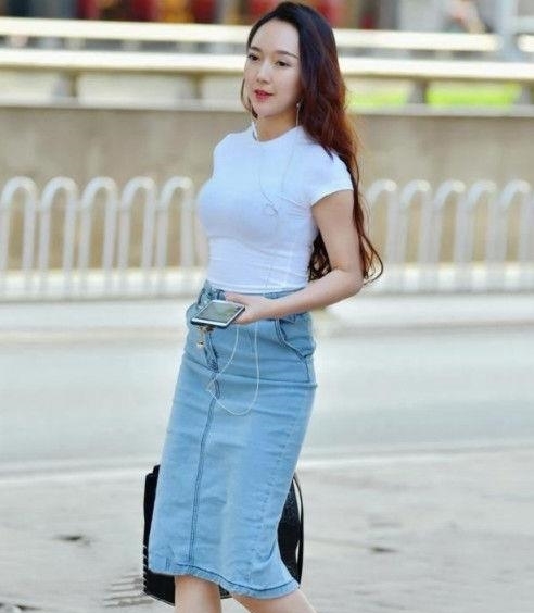  『有型』气质的街拍：甜美有型的美女，气质出众