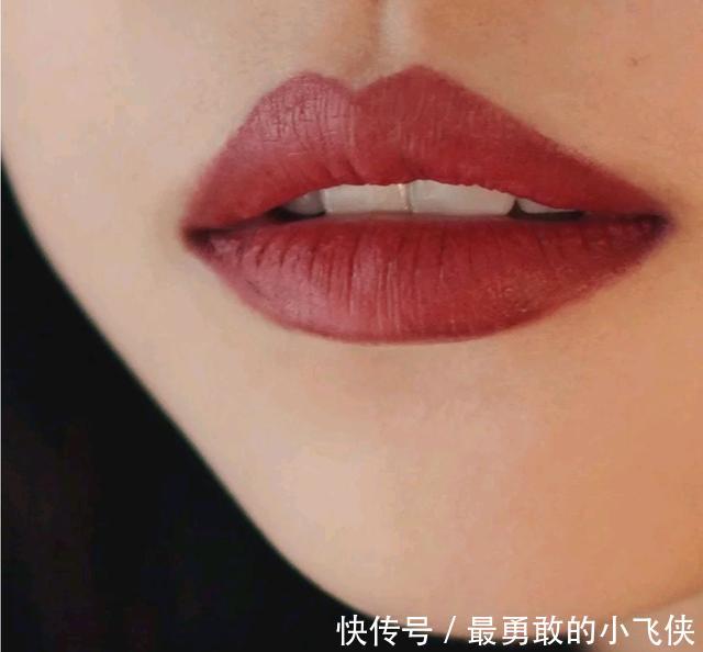  「微笑」有亮点的好看唇形微笑唇温柔有异性缘，花瓣唇性感饱满却少见！