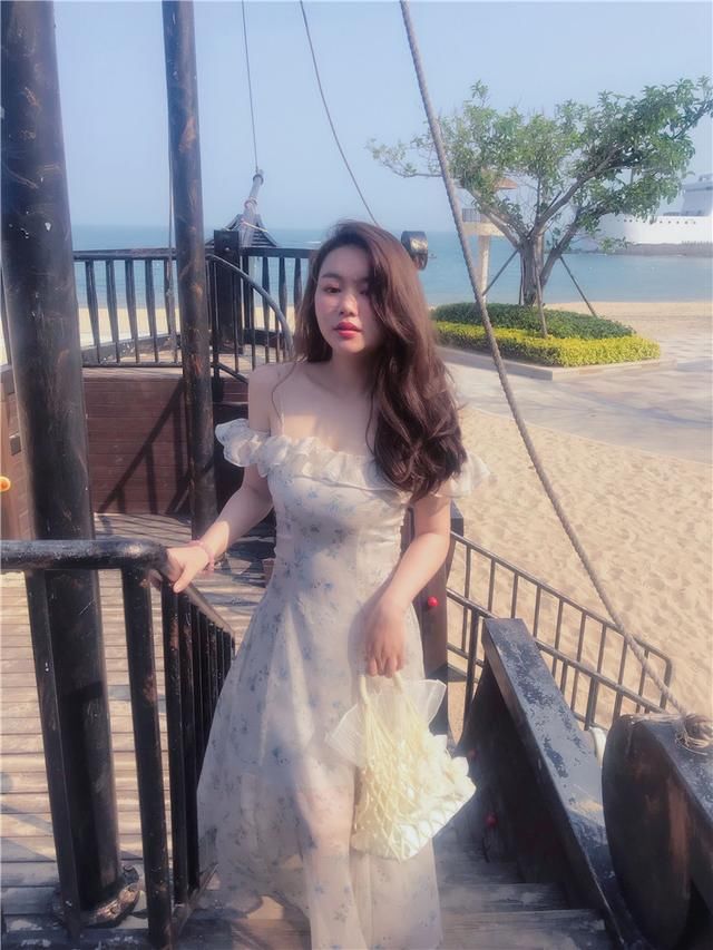 时装搭配ifashion｜露肉不失清纯，性感又带童心