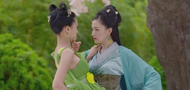  『演渣』她们身材绝佳颜又高，朱珠被称办公室女神，张萌演渣女翻红