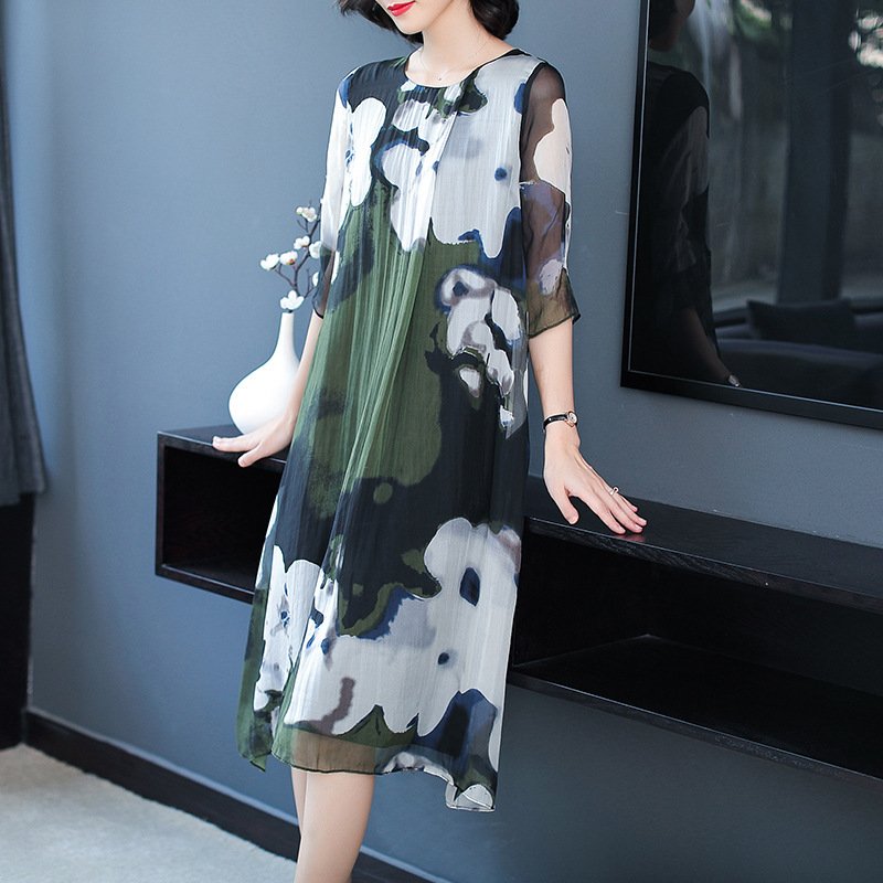 49妈妈真会打扮，穿刚上新套装+A字裙，优雅大方，一点不像中年人