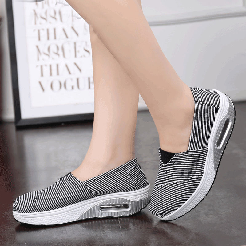 三伏天，35+女人要常穿这些透气干爽的单鞋，尽显纤细脚裸美