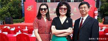 假疫苗老总与儿媳合照流出，网友这才是贫穷限制了我的想象