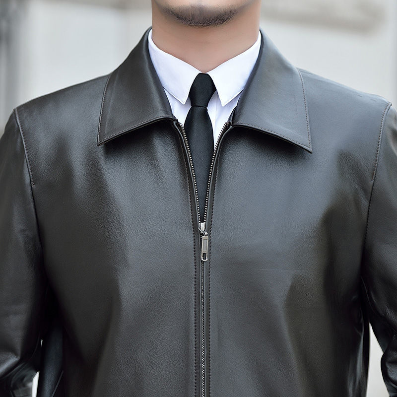 今年流行的“皮夹克”，果然不同凡响，51岁老公穿了拍案叫绝