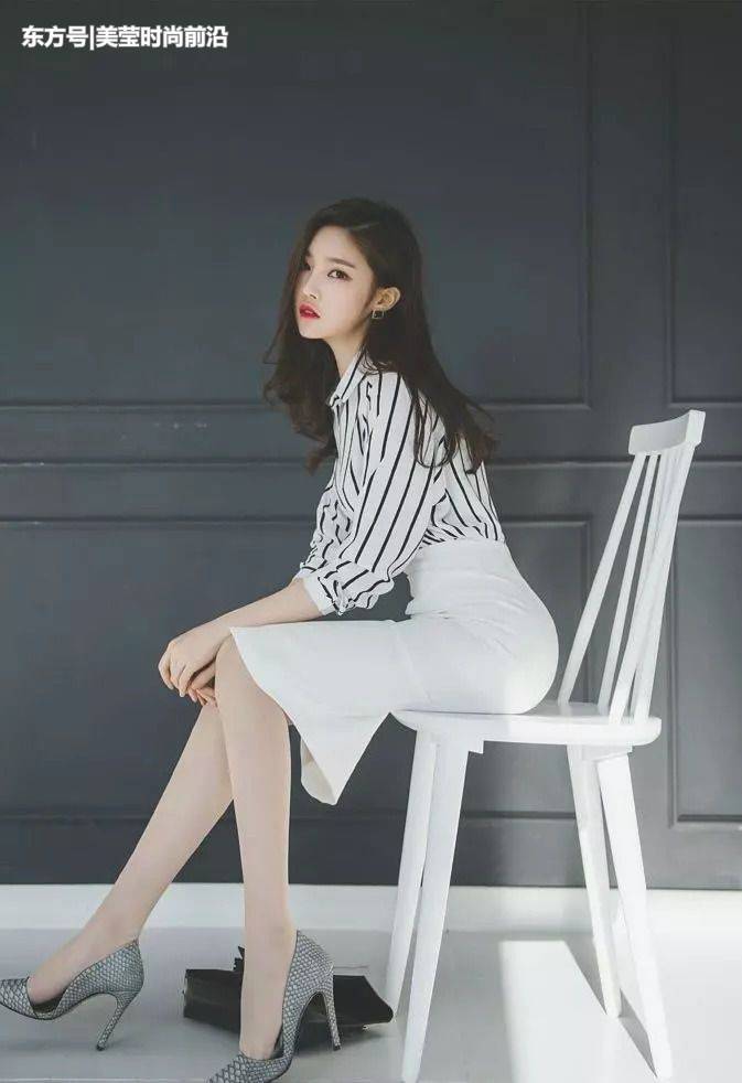 性感的高跟鞋漂亮的丝袜，二者相辅相成，散发出极致女人味