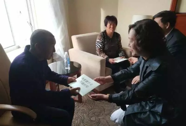 孟兆星烈士悼念活动仍在进行中 群众自发悼念络绎不绝