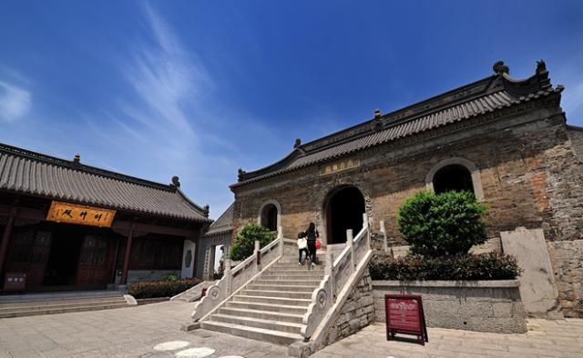 江苏最奇怪的名山，一座山划分两个景区，山上山下都要门票