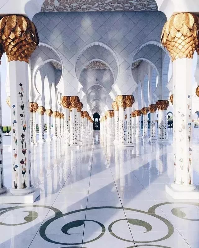 世界上最奢华的清真寺，用了46吨黄金，总造价超过380亿！