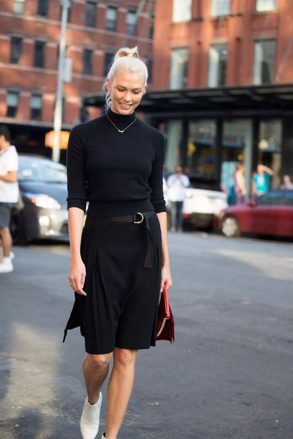 大长腿是老天爷赏饭，可她要过的人生是靠自己来赚!