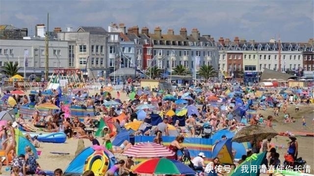 英国遭受高温袭击，出门火车停运，在家没有空调，当地人苦不堪言