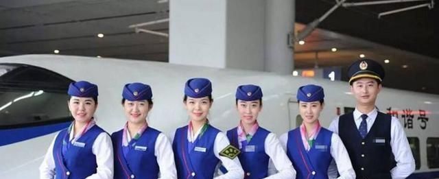  「美女」为什么在高铁上，很少看到乘务员吃饭？来听听美女乘务