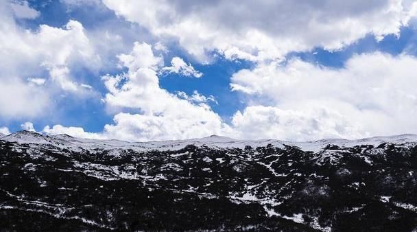 有谁知道红军当时翻越的第一座雪山，现在是什么样子？