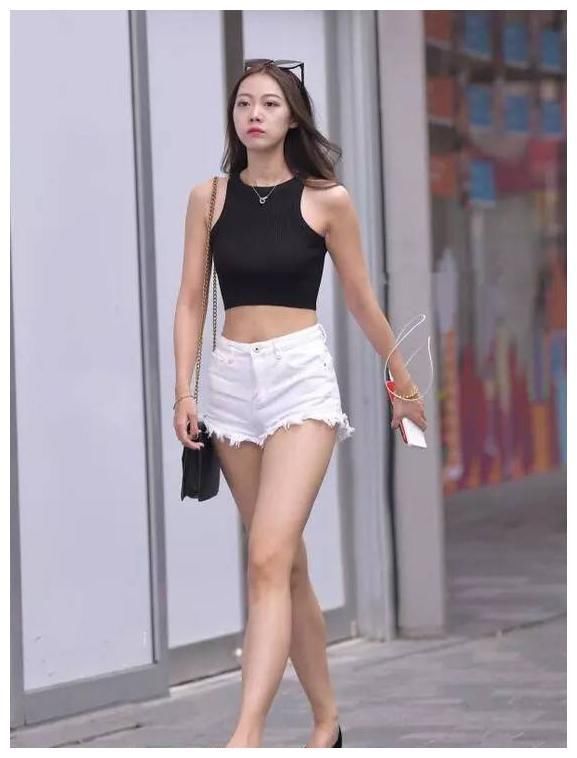 街拍:图1清凉俏丽，图3连衣裙时尚，图7五官精致身材好
