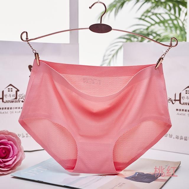 风靡富贵人家时尚圈“一片式内内”，女人看会脸红，男人威风雄起