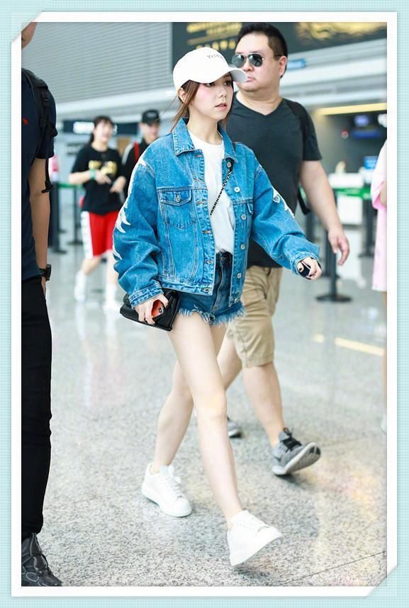 邓紫棋对自己真狠!这么紧的短裤都敢挑战,网友:简直像换了双腿