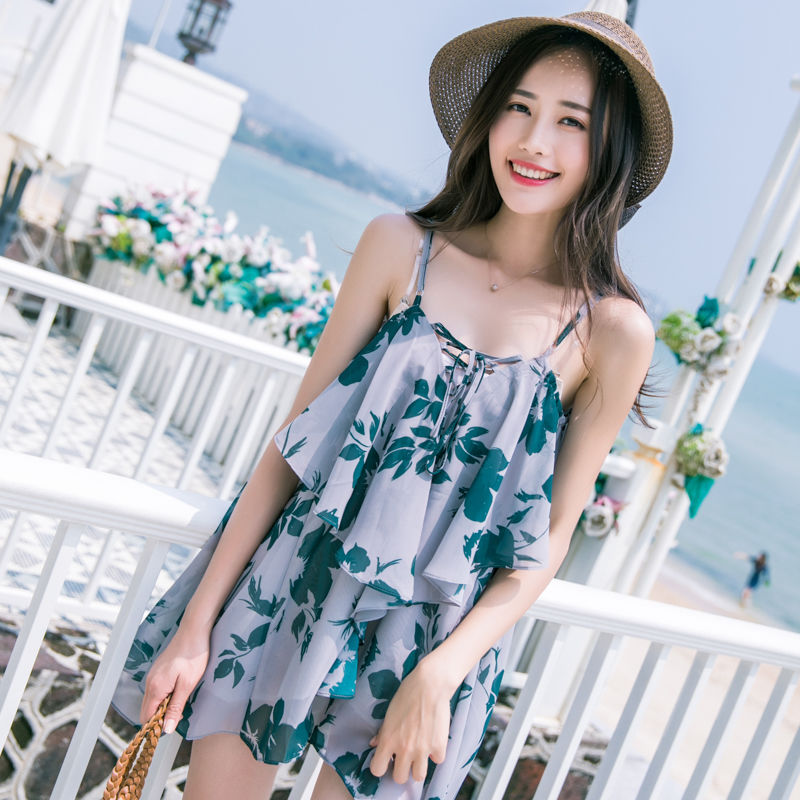 去海边度假?穿这样的沙滩裙!这比穿比基尼还性感撩人