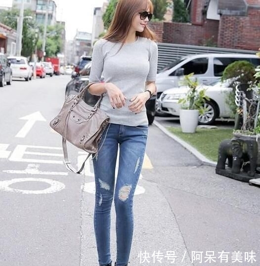  [舒适]时髦个性的牛仔裤美女，优雅迷人有气质！