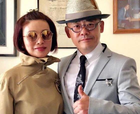 周立波事件大结局，胡洁被爆料分财产，他凌晨搞事情惹网友反感！