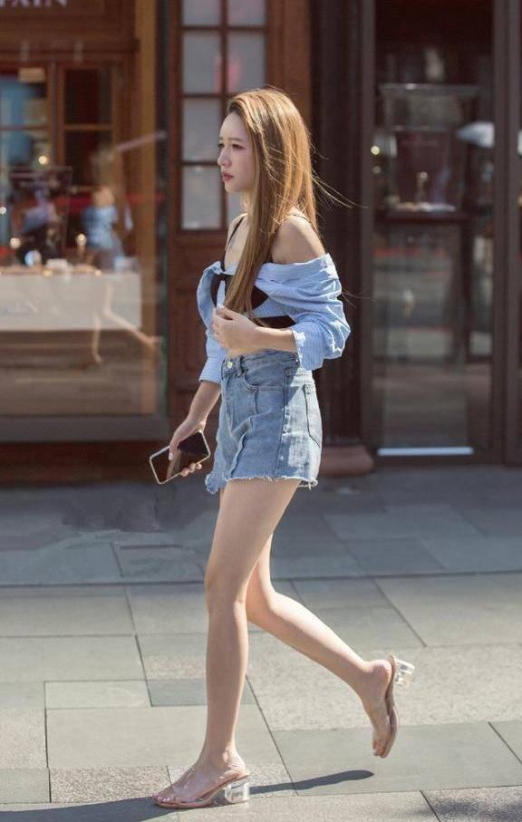 武汉街拍 九翘三弯的大姐姐 洋气十足又女人味