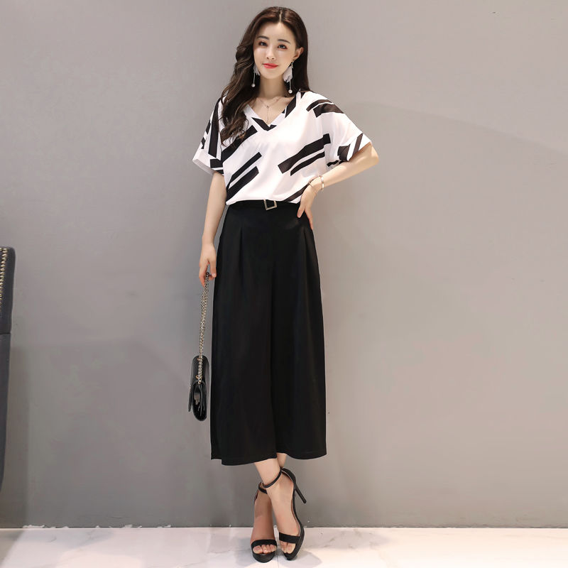 真美啊，老婆穿这气质套装，上身修身显瘦贼迷人，美得不可思议