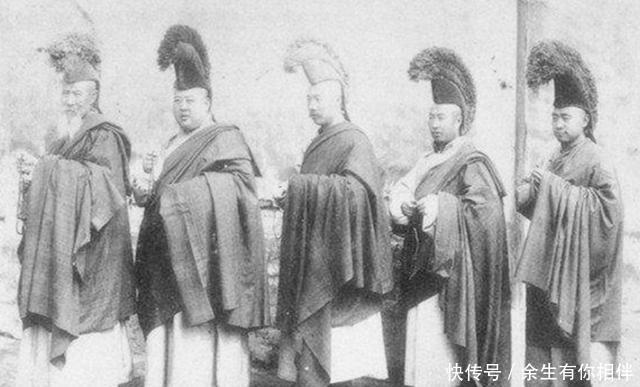  满清■中国几百年都征服不了的蒙古人，为什么最终被满清给彻底降服了！