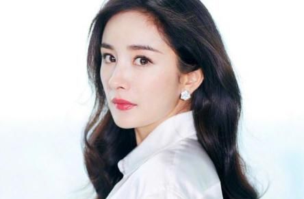  「天生」女人漂亮脸蛋不是天生的，每天注重这几点细节，五官精致更耐看