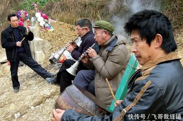  碰到：农村结婚当天，婚车碰到出殡车该怎么办？有什么讲究？