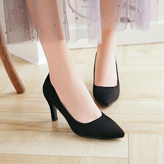 高跟鞋让女人变美,如果你真想让自己,魅力十足,有这些就足够