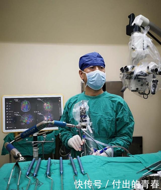 中央军委给侯立军记一等功庆功大会举行