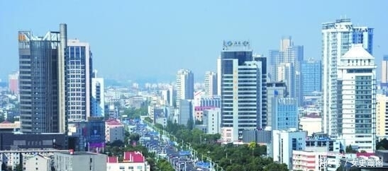  轻人来说@农村有个家，城里有套房的时候，你愿意回农村老家去生