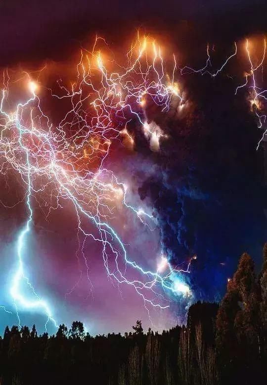 太壮观！这一辈子见一次值了！轰动世界！