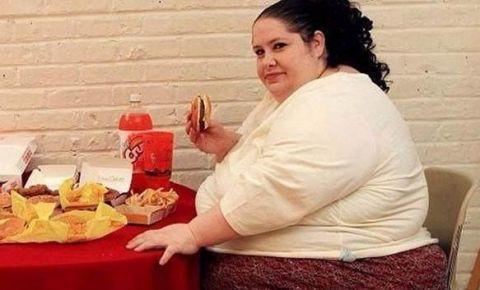 这个女人，体重超过1000斤，胖到生活都不能自理了