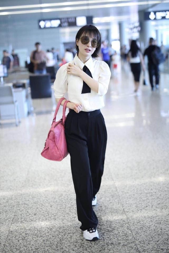 吴昕的单品都不错，但搭一起就是时尚灾难，网友:造型师可以开了