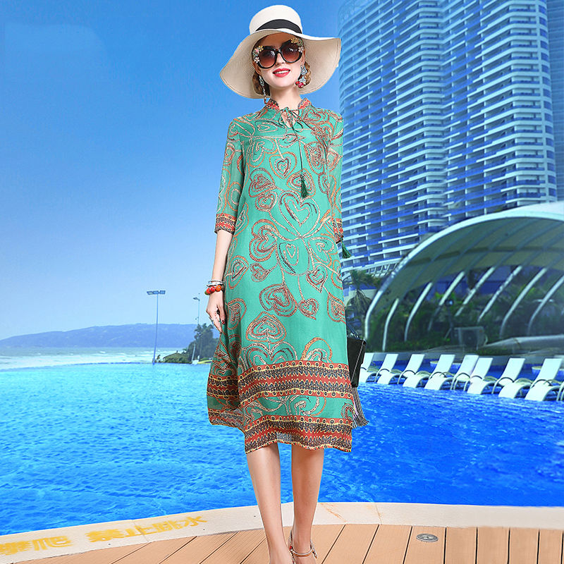 这裙子就是贵了点,不过真的很美,60后妈妈们穿,高贵超嫩美