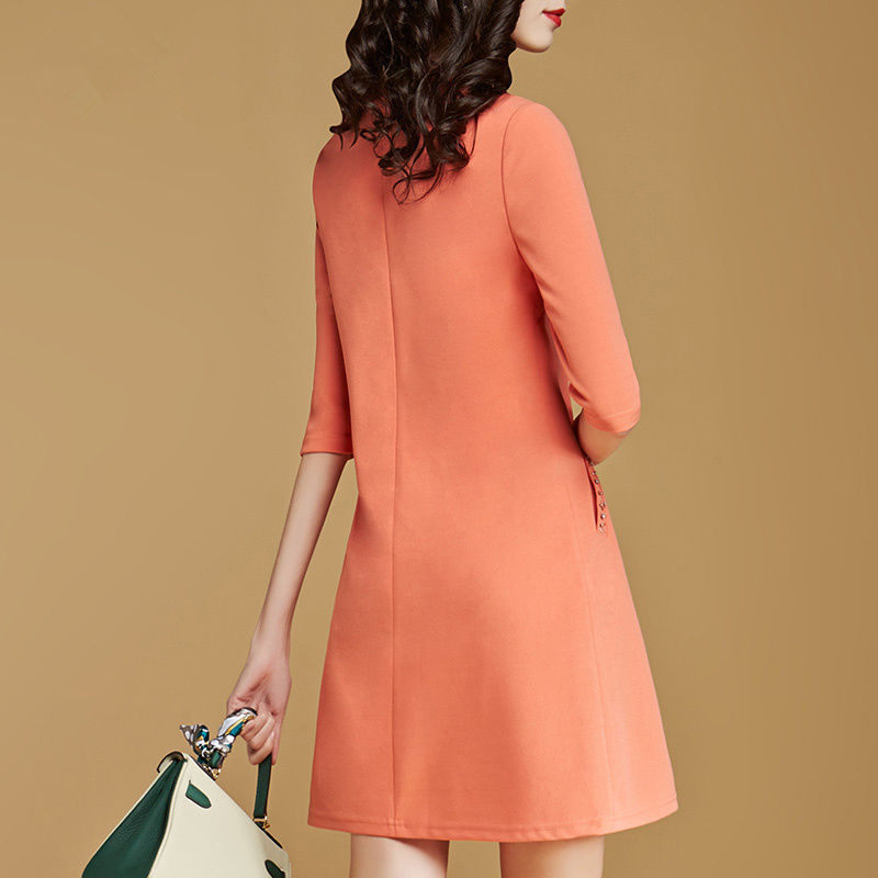 头回见如此时髦的棉麻秋裙，尤其适合36-59岁穿，时尚又美嫩