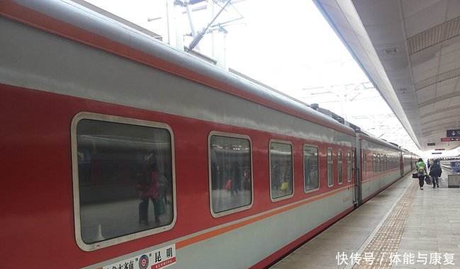  「提前」为什么有些火车宁可停在半路，也不愿意提前进站，看完