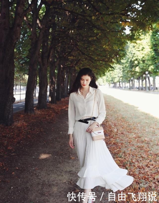  来看看@早春没有衣服穿？衬衫“一衣多穿”的穿搭指南，经典简约又优雅