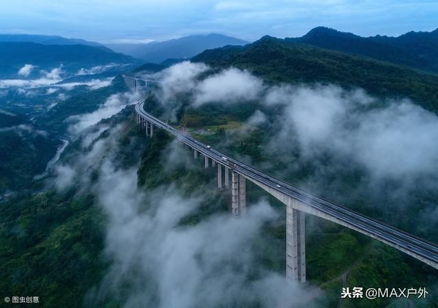 中国藏在深山的宏伟大桥，叫不出名字却让人叹为观止